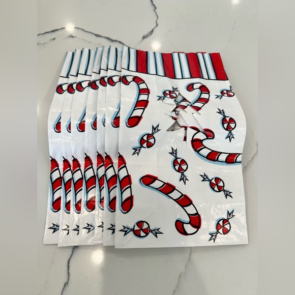 Brand New Christmas Bundle- 19 Brand New Patterned Hot Pads, 14 Wooden Utensils+ - Picture 9 of 12